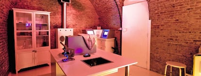 Laboratorio en las instalaciones del escape room Fox in a Box en Madrid