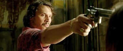 Sergio Peris Mencheta, en un momento de su papel como el narcojunior Martín en 'The Evil that Men Do'.