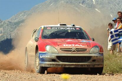 El Citroën de Carlos Sainz, durante una de las especiales de hoy.