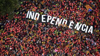 Manifestació de la Diada a l'avinguda Diagonal de Barcelona.