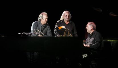 Serrat, Josep Mas y Ricard Miralles en el Luz de Gas.