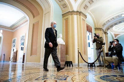 El líder de la minoría en el Senado, Mitch McConnell, a su llegada este sábado al Capitolio.