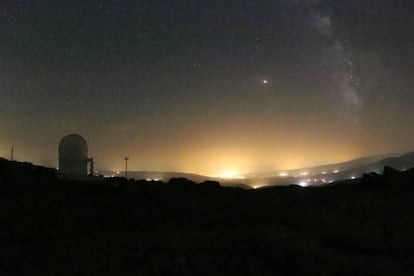 Contaminación lumínica en una imagen tomada desde Calar Alto.