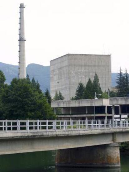 Fotografía de archivo del exterior de la central nuclear de Garoña. EFE/Archivo