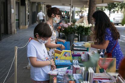 Una parada durante el último Sant Jordi, en julio.