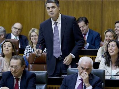 Carlos Rojas, durante la sesi&oacute;n de control a la Junta.