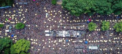 Imagem aérea da av. 23 de Maio, em São Paulo, onde a cantora baiana Claudia Leitte puxou seu trio elétrico, o Largadinho, neste sábado.