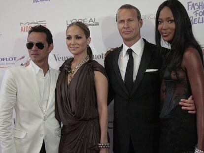 De izquierda a derecha, Marc Anthony, Jennifer López, Vladímir Dorónin y Naomi Campbell.