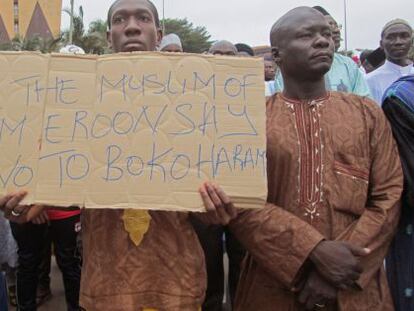 Una marcha en apoyo a la intervenci&oacute;n militar contra Boko Haram, esta semana en Yaound&eacute;, Camer&uacute;n. 