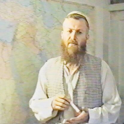 Mustafá Setmarian, <i>Abu Musab al Suri,</i> en una imagen de televisión.