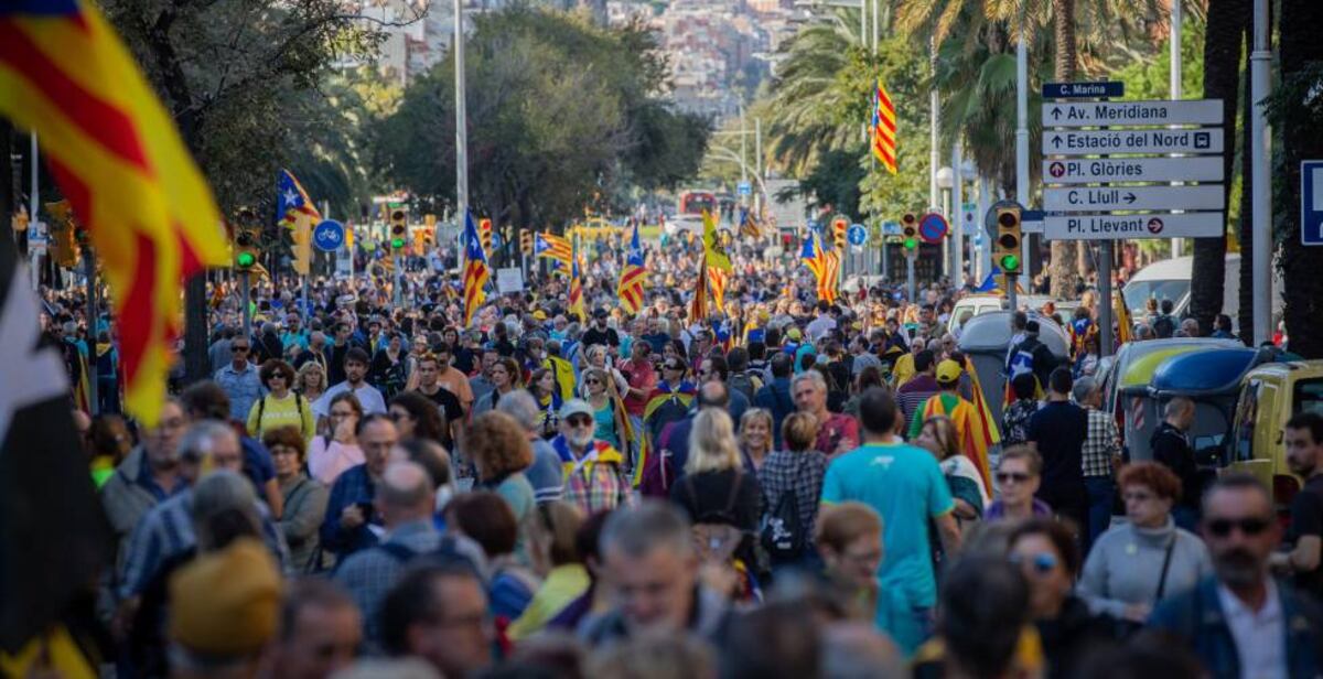 Unas 350.000 personas se manifiestan en Barcelona contra la sentencia ...