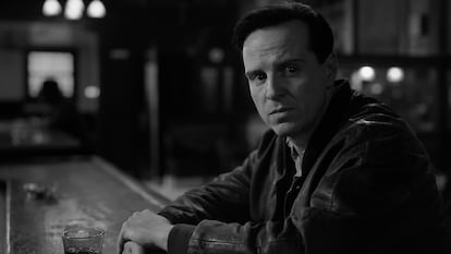 Andrew Scott como Tom Ripley en el primer episodio de la serie 'Ripley'.