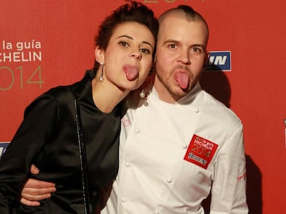 El chef David Muñoz y su esposa Ángela Montero, del restaurante DiverXO de Madrid, celebran la tercera estrella de la Guía Michelin España & Portugal 2014.