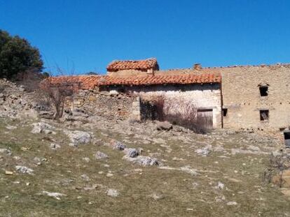 El mas de Badal, al mig del pla de Vistabella, on els xiquets anaven a l&#039;escoleta rural.