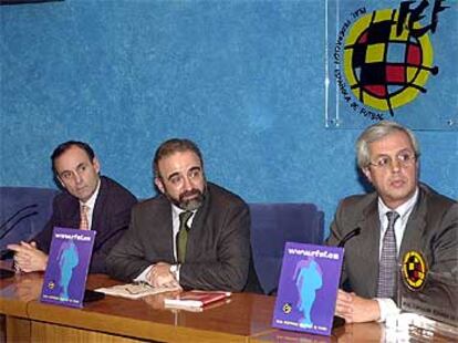 Argimiro Vázquez, Fernando Sequeira y J. José Zornoza (de izquierda a derecha), los tres miembros del comité.