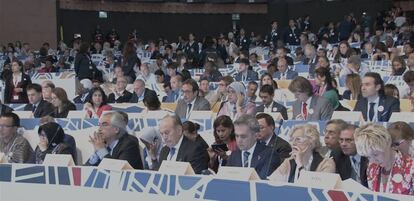 Alcaldes participantes en la Segunda Asamblea Mundial de Gobiernos Locales y Regionales