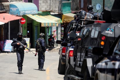 La policía de Fuerza de Reacción Inmediata Pakal de Chiapas, en un operativo después del enfrentamiento armado cerca de la frontera con Guatemala.