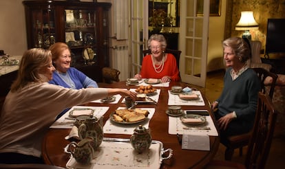 De izquierda a derecha: Annie Roda, Alicia Arias, Sheila Stuart y Sarah Hambleton, miembros de la 'British Ladies Association'