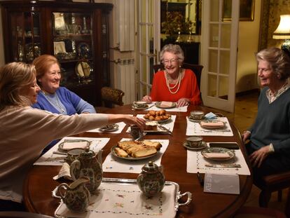 De izquierda a derecha: Annie Roda, Alicia Arias, Sheila Stuart y Sarah Hambleton, miembros de la 'British Ladies Association'