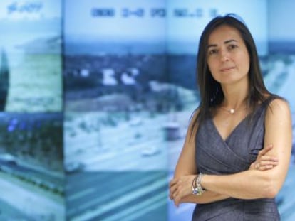 Mar&iacute;a Segu&iacute;, pictured before the screen center at the DGT headquarters.