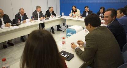 Moreno Bonilla, reunido con los ocho presidentes provinciales.