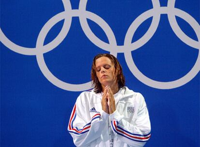 Manaudou, en una foto tomada el 15 de agosto de 2004 tras ganar el oro en los 400 metros libre, en los Juegos Olímpicos de Atenas.