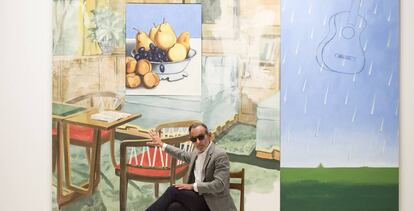 David Salle frente a la obra 'Sky King', en el CAC de Málaga.