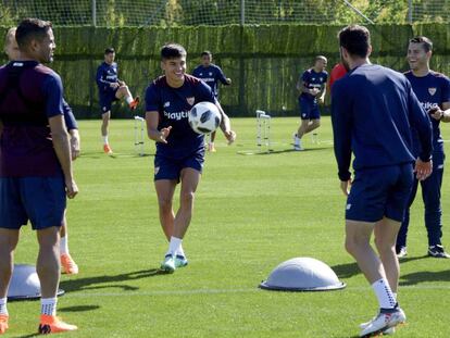Correa, en el entrenamiento del Sevilla en Marbella.