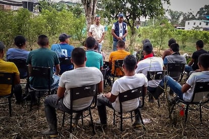 La Defensoría del Pueblo, a través de su Regional Tumaco, permitió la liberación de 18 personas pertenecientes a distintas comunidades de esa región del pacífico colombiano que estaban en poder de La Segunda Marquetalia.