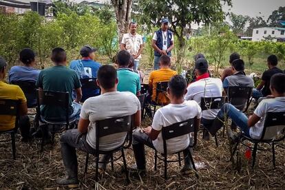 La Defensoría del Pueblo, a través de su Regional Tumaco, permitió la liberación de 18 personas pertenecientes a distintas comunidades de esa región del pacífico colombiano que estaban en poder de La Segunda Marquetalia.