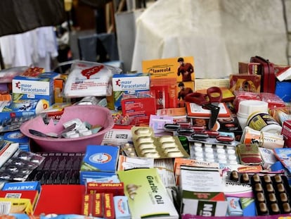 Fármacos en un mercado callejero de Lagos (Nigeria) en enero de 2020.