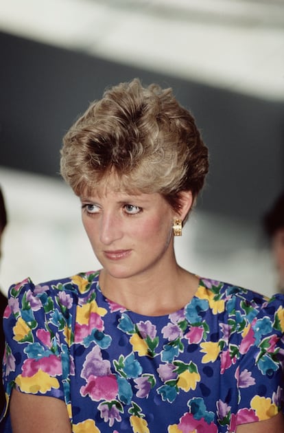 Diana de Gales, con el vestido subastado, en una visita a Sevilla en 1992.