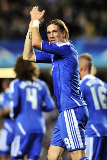 Fernando Torres celebra su segundo gol ante el Genk.