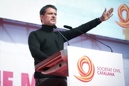 Intervención del exprimer ministro francés Manuel Valls en el acto final de la manifestación.