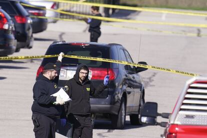 En las últimas semanas ha habido un repunte de tiroteos masivos en el país. El ocurrido el 22 de marzo en un supermercado de Boulder (Colorado), con 10 muertos, ha sido el que más víctimas mortales ha ocasionado. Una semana antes, el 16 de marzo, un hombre mató a ocho personas en Atlanta (Georgia) en diversos ataques a locales asiáticos de masajes.