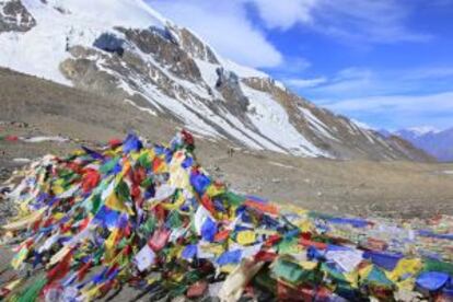 Panorámica desde el paso de Thorung La Pass, a 5.416 metros de altitud, en el circuito del Annapurna (Nepal).