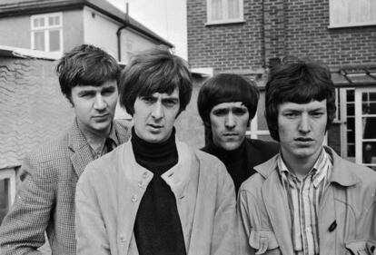The Spencer Davis Group en 1966: de izquierda a derecha, Pete York, Spencer Davis, Muff Winwood y Steve Winwood, Hertfordshire (Inglaterra).