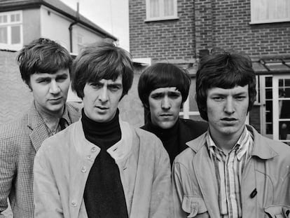 The Spencer Davis Group en 1966: de izquierda a derecha, Pete York, Spencer Davis, Muff Winwood y Steve Winwood, Hertfordshire (Inglaterra).