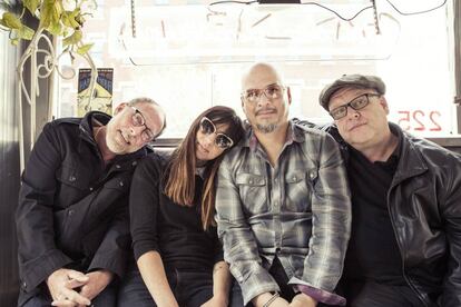 Los Pixies, con Black Francis el primero a la derecha, en una imagen promocional.