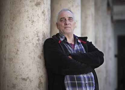 Enrique R. Martínez, profesor interino que se ha quedado sin plaza al no estar capacitado en valenciano.