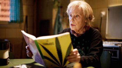 Fotograma de la película ‘El Postre de la Alegría’ (Paulette), de Bernadette Lafont.
