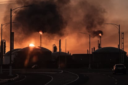 A fuel processing plant in Falcón (Venezuela).