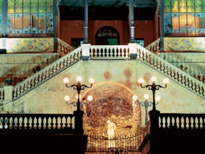 Fachada modernista sur del edificio, construido hace 100 años por el arquitecto Joaquín de Vargas para el industrial Miguel de Lis.