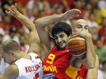Ricky Rubio pelea por un balón