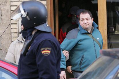 El dirigente <i>abertzale</i> Pernando Barrena, detenido en Beriozar (Navarra) en febrero de 2008.