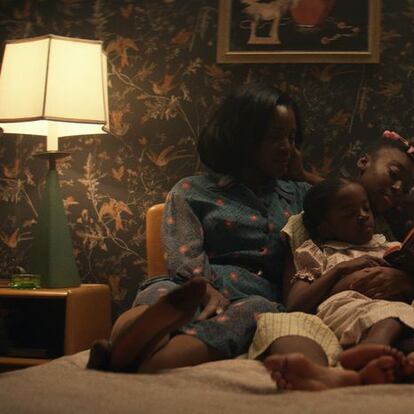 Deborah Ayorinde, Melody Hurd, Shahadi Wright Joseph y Ashley Thomas en un instante del primer capítulo de 'Them'. En vídeo, el tráiler de la serie.