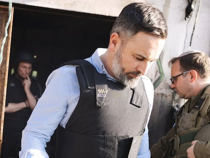 Abascal, durante su visita al kibutz de Nir Oz (Israel), atacado el pasado 7 de octubre por Hamás.