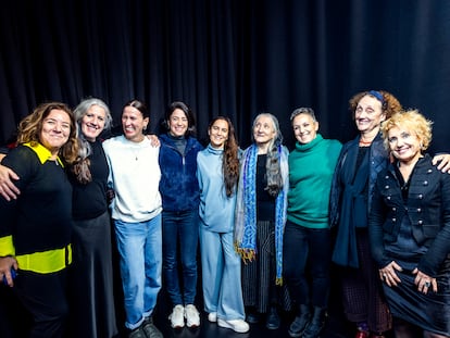 Algunas de las participantes en los Encuentros Coreográficos Internacionales; desde la izquierda, Isamay Benavente, María Pagés, Helena Martín, Chloé Brulé, Rafaela Carrasco, Ana Laguna, Sara Cano, Nazareth Panadero y Sol Picó, el martes 21 de noviembre en Fuenlabrada (Madrid).