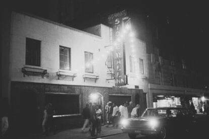 Stonewall Inn (Nueva York), espita del movimiento de liberaci&oacute;n gay en EE UU.