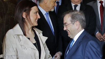 La consejera de Educación, María José Catalá, con el consejero de Sanidad, Luis Rosado.